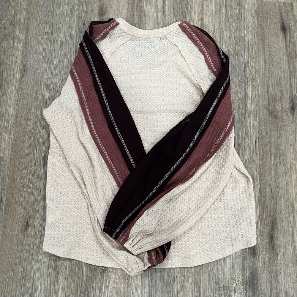 {preloved} Forever 21 Cream Bell Sleeved Top - Picture 3 of 6